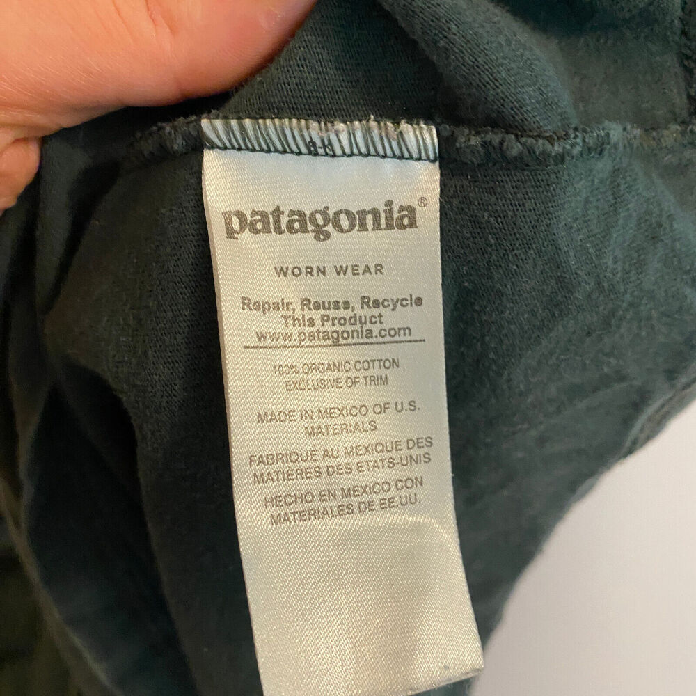 Patagonia Long Sleeve T-Shirt Sz Small Logo Faded Black Regular Fit Outdoor - Picture 7 of 7